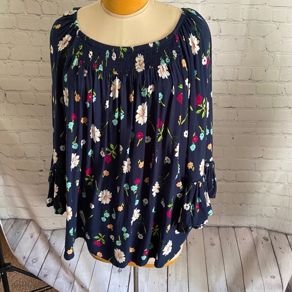 Tops - LADIES  WOMEN'S  Plus size 1X 16W/18W blue floral blouse top